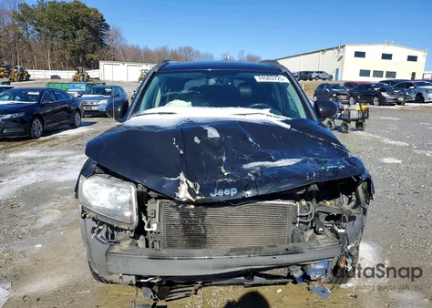 2015 Jeep Compass Latitude z USA, uszkodzony, nr VIN 1C4NJCEA4FD373338